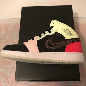 Jordan 1 Mid se